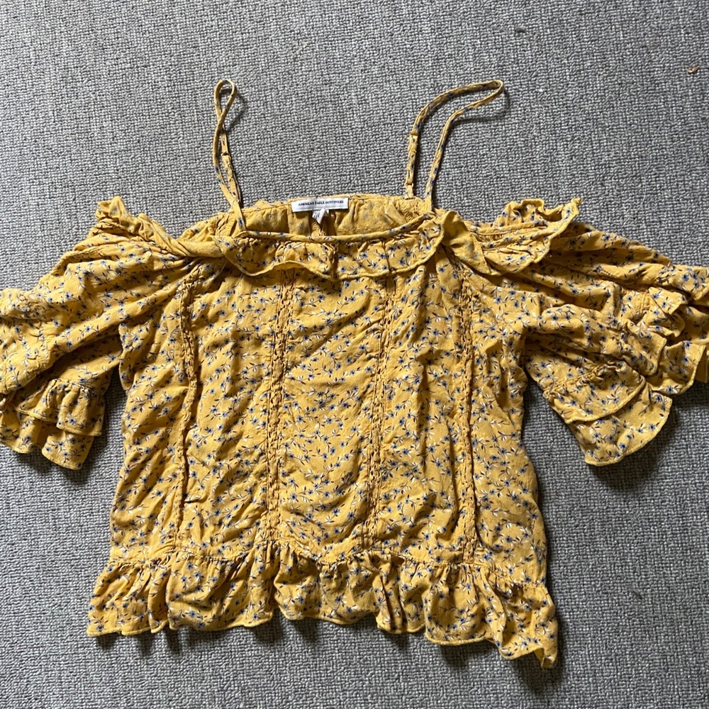American Eagle Yellow Floral Cold Shoulder Top